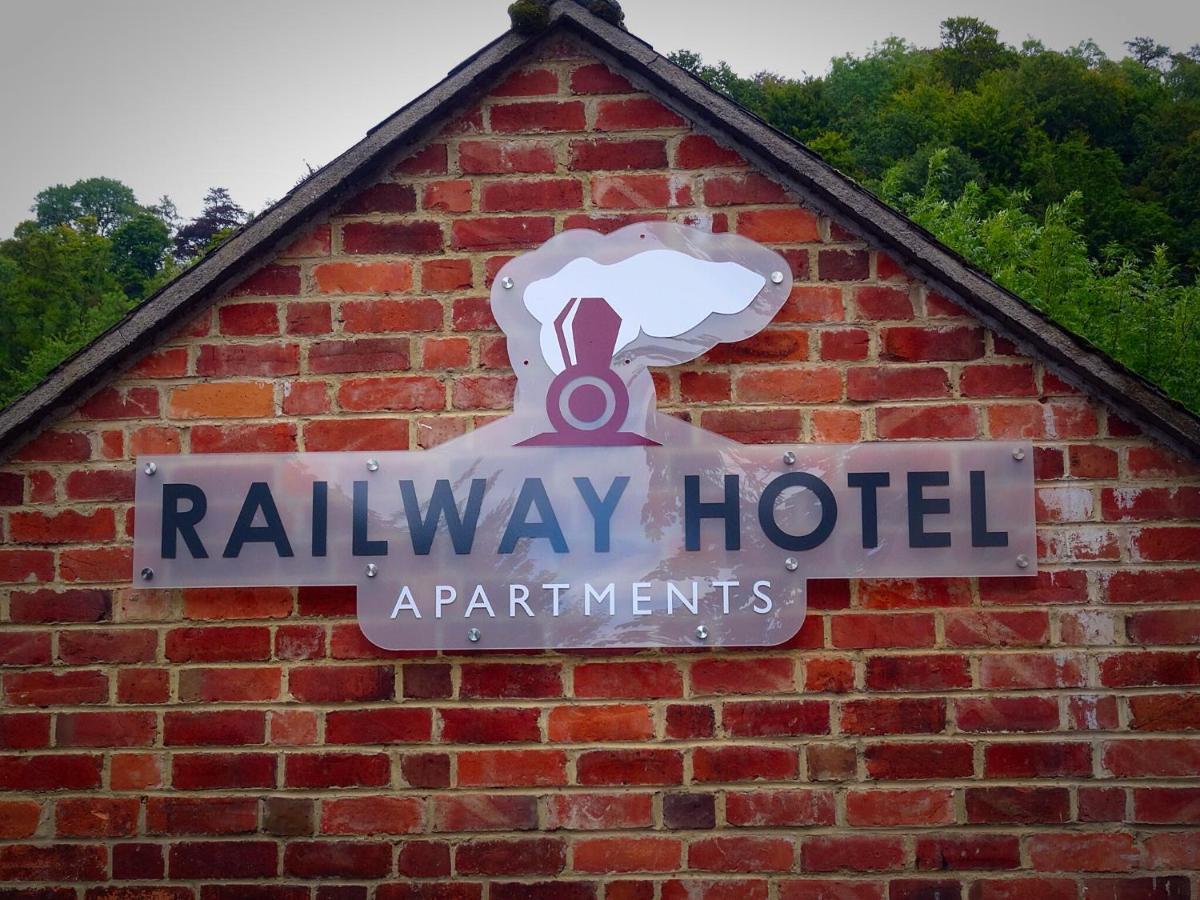 Railway Apartments Нейлсворт Экстерьер фото